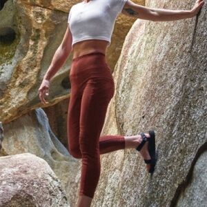 ATHLETA Trekkie Hybrid Crop Tight in Cognac Brown - 2